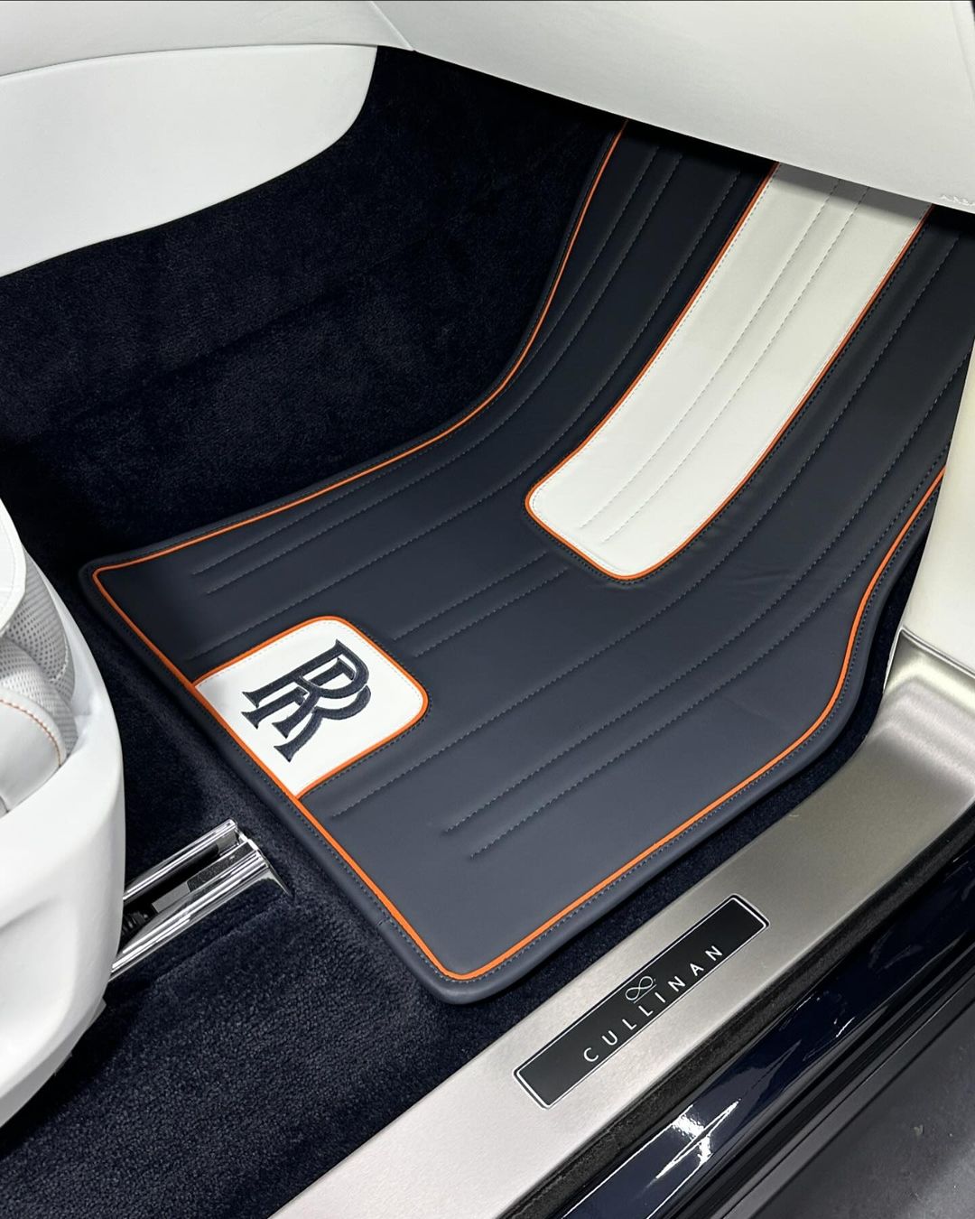 Royal Emblem - Image 2